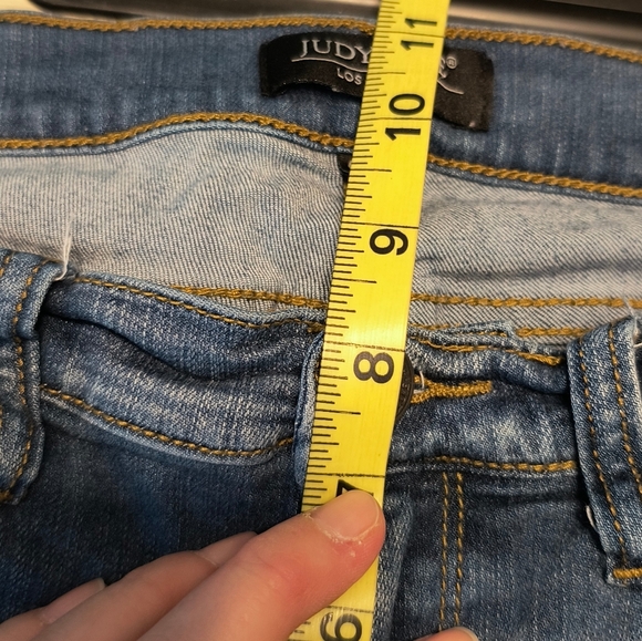 Judy Blue Size 9/29 Skinny Jeans Patched Ripped Holes Stretch Raw Hem JB8240MD - Picture 8 of 9